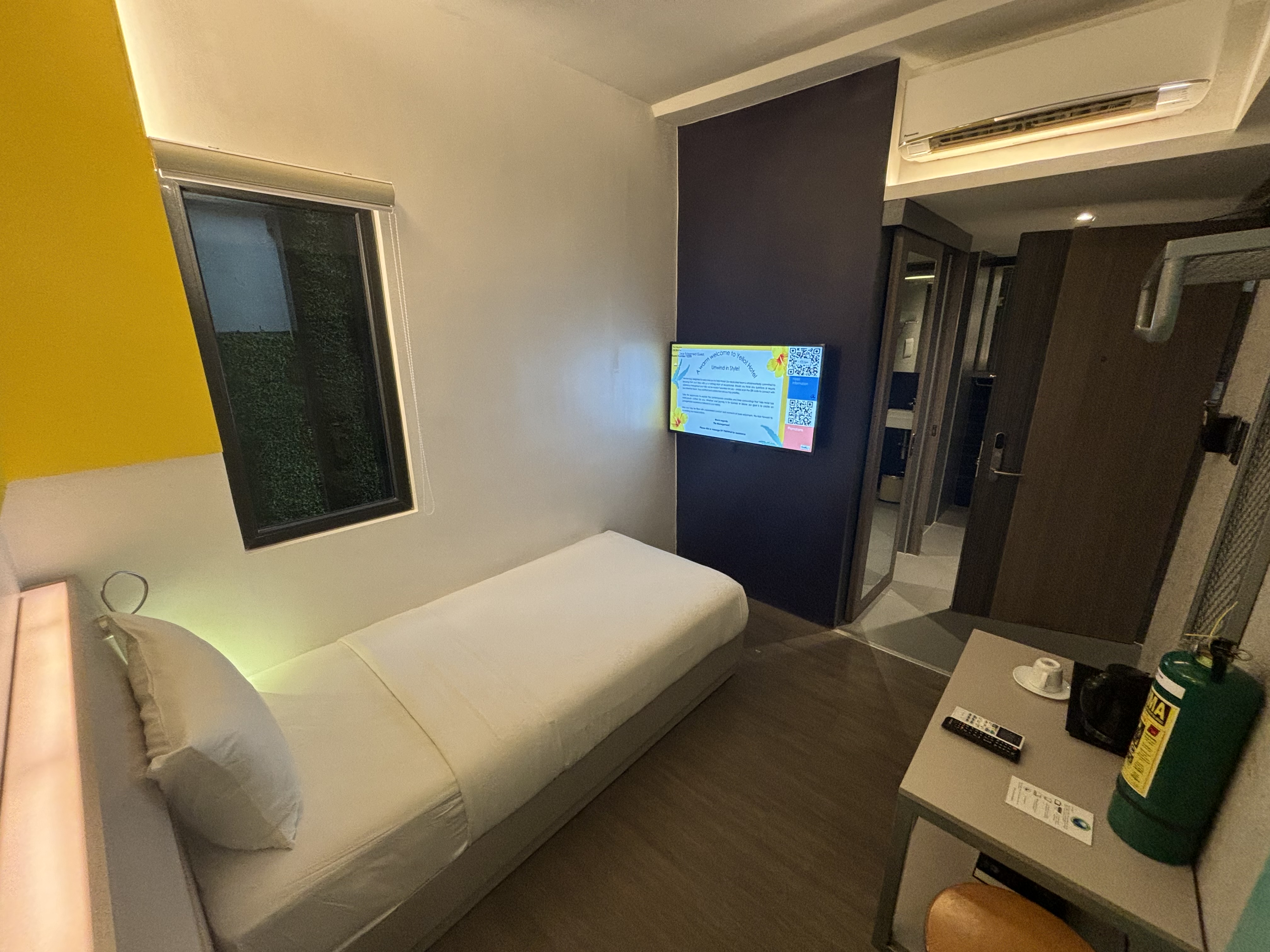 YELLO Single Room 2